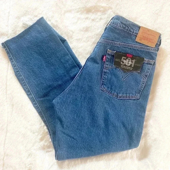 NWT Levi’s Original Cropped High Rise Straight Leg - Picture 4 of 6